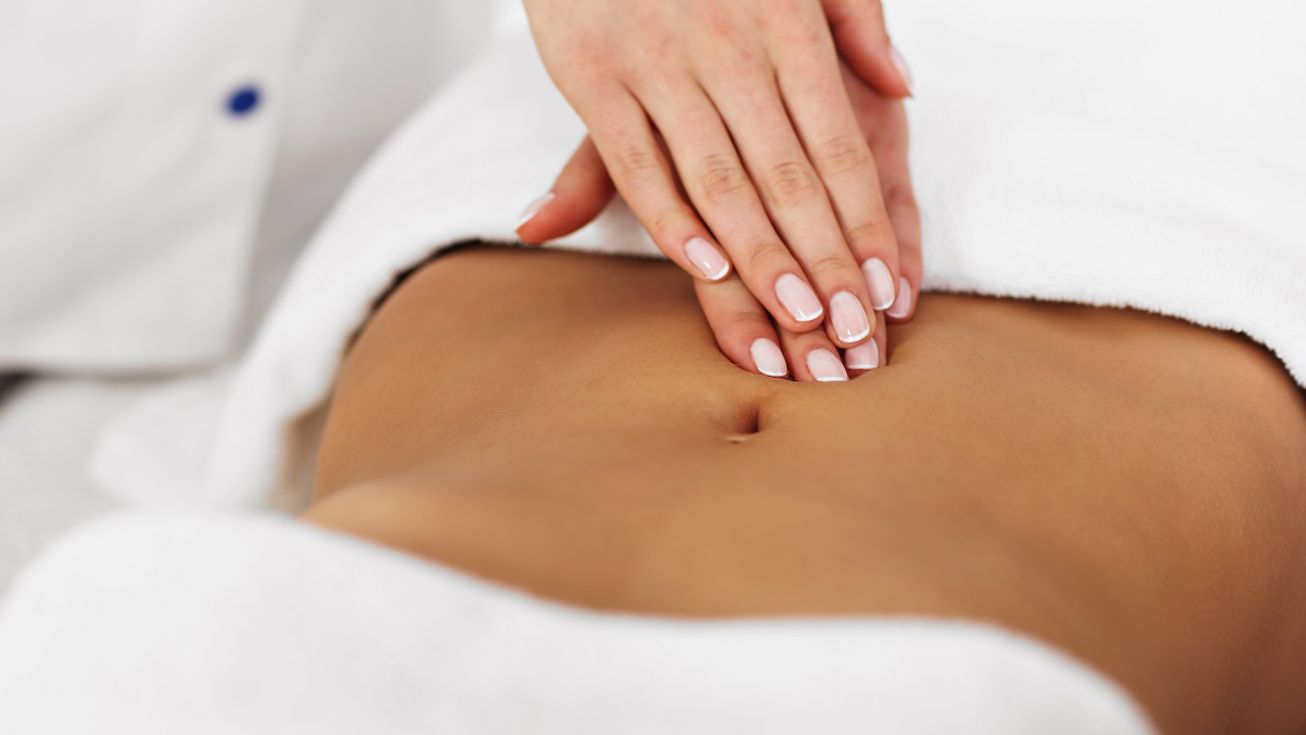 massage ventre femme plat