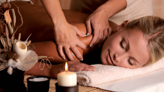 Massage corps californien dans le cadre d'une cure thalasso